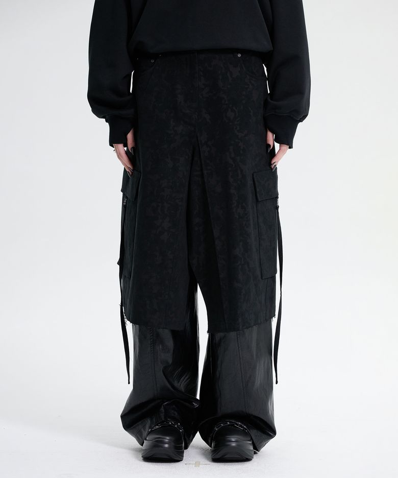 Camo Bermuda Cargo Skirt [ Black ]