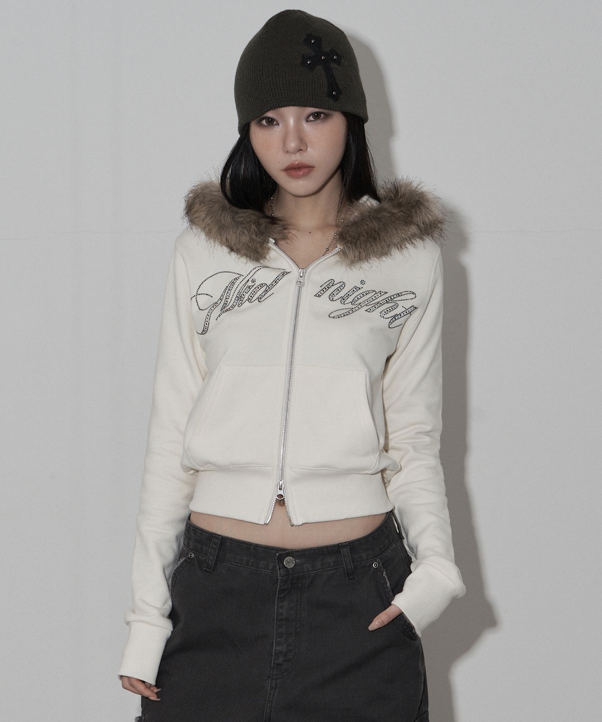 미드나잇 무브(MIDNIGHT MOVE) crop hair zip up (ivory)