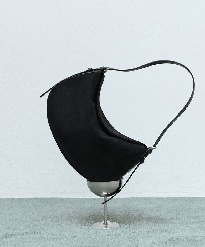 미우 스웨이드 플랩백 Miu Suede Flap Bag_Black