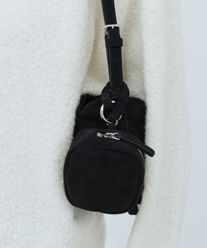 스퀘어 스웨이드 핸디 파우치 Square Suede Handy Pouch_Black