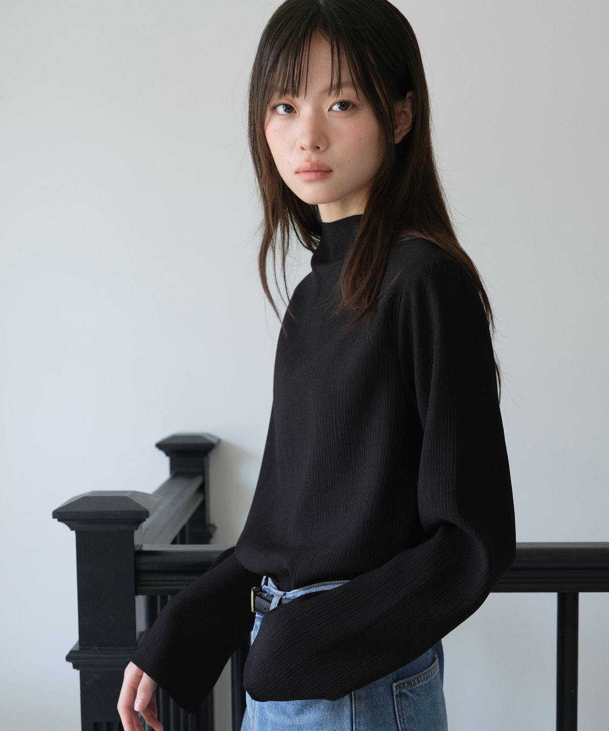 엽페(YUPPE) PLEATED LONG SHIRT_BLACK