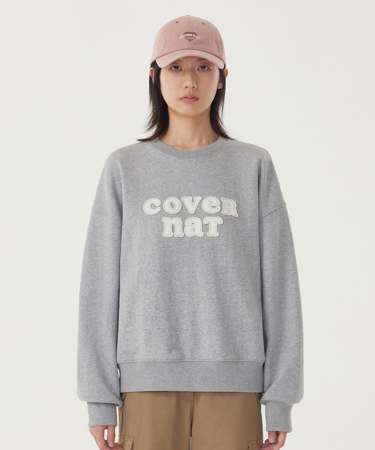커버낫 우먼(COVERNAT WOMAN) 우먼 오버핏 쿠퍼로고 맨투맨 Melange Gray