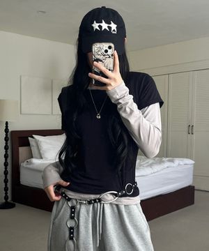 슬림핏 배색 레이어드 롱 슬리브 세트 연그레이 블랙