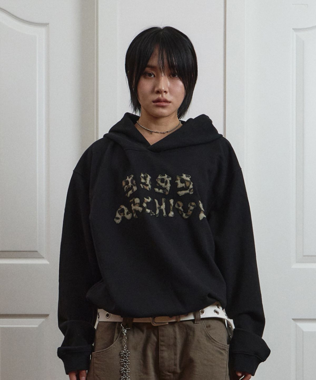9999아카이브(9999ARCHIVE) Grunge Bone Logo Hoodie