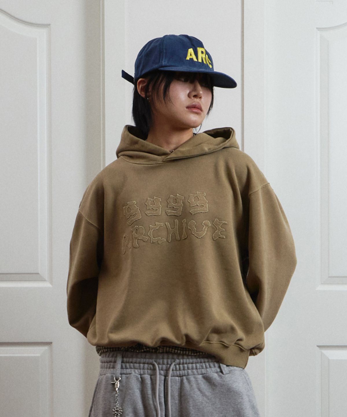 9999아카이브(9999ARCHIVE) Grunge Bone Logo Hoodie