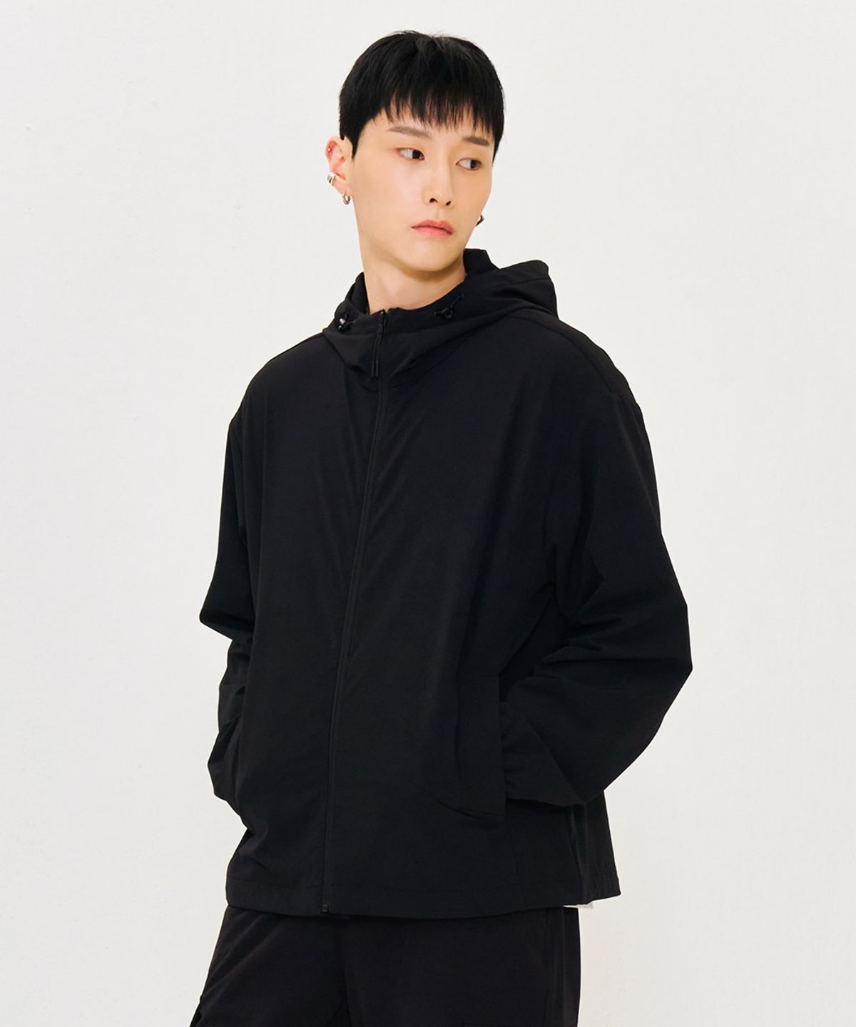 체이스컬트(CHASECULT) 공용 스트레치 후드 점퍼-블랙