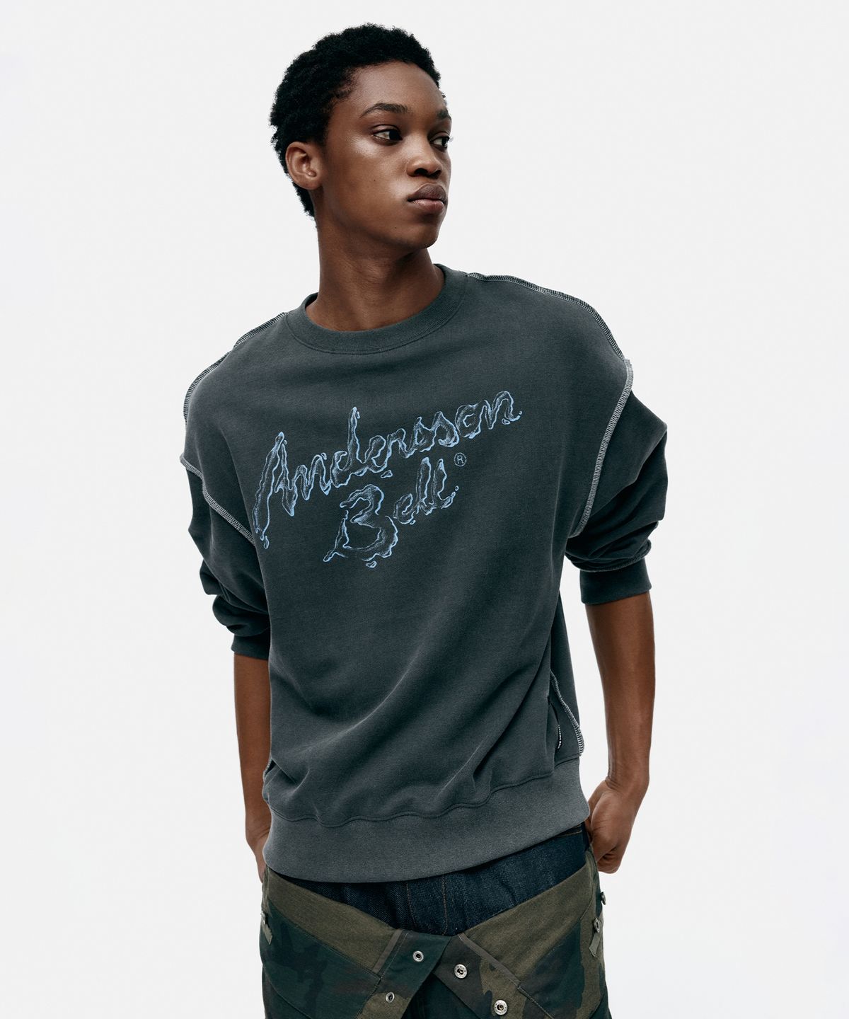 앤더슨벨(ADSB ANDERSSON BELL) UNISEX LIQUID LOGO SWEATSHIRT atb1378u(CHARCOAL)