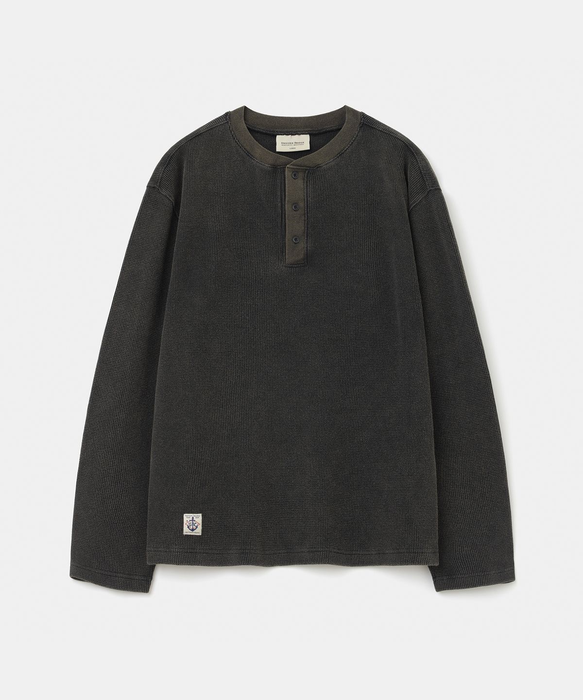 유니폼브릿지(UNIFORM BRIDGE) salt wash waffle henly neck t-shirt black