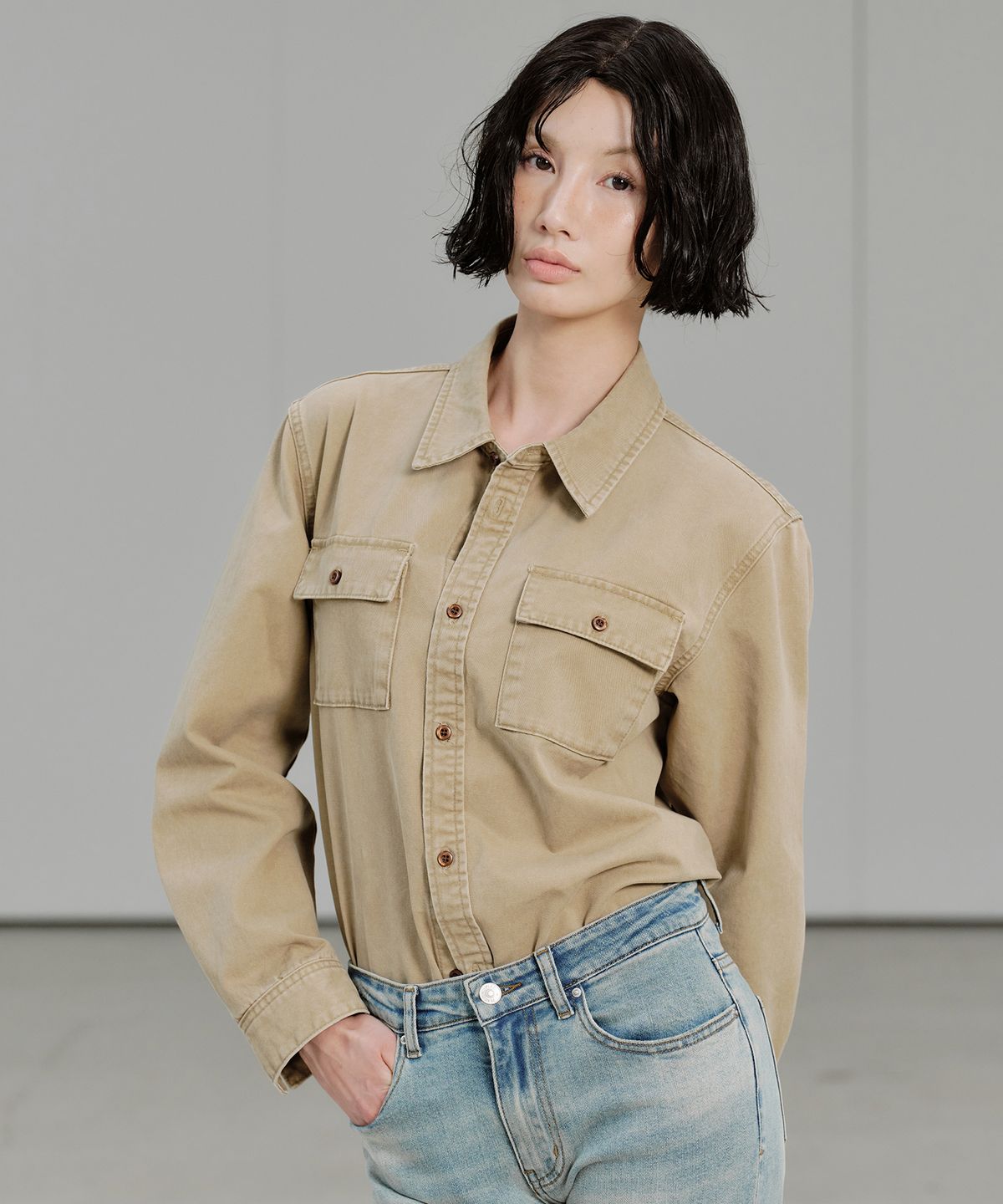 플랙 우먼(PLAC WOMEN) 포켓 디테일 셔츠 베이지