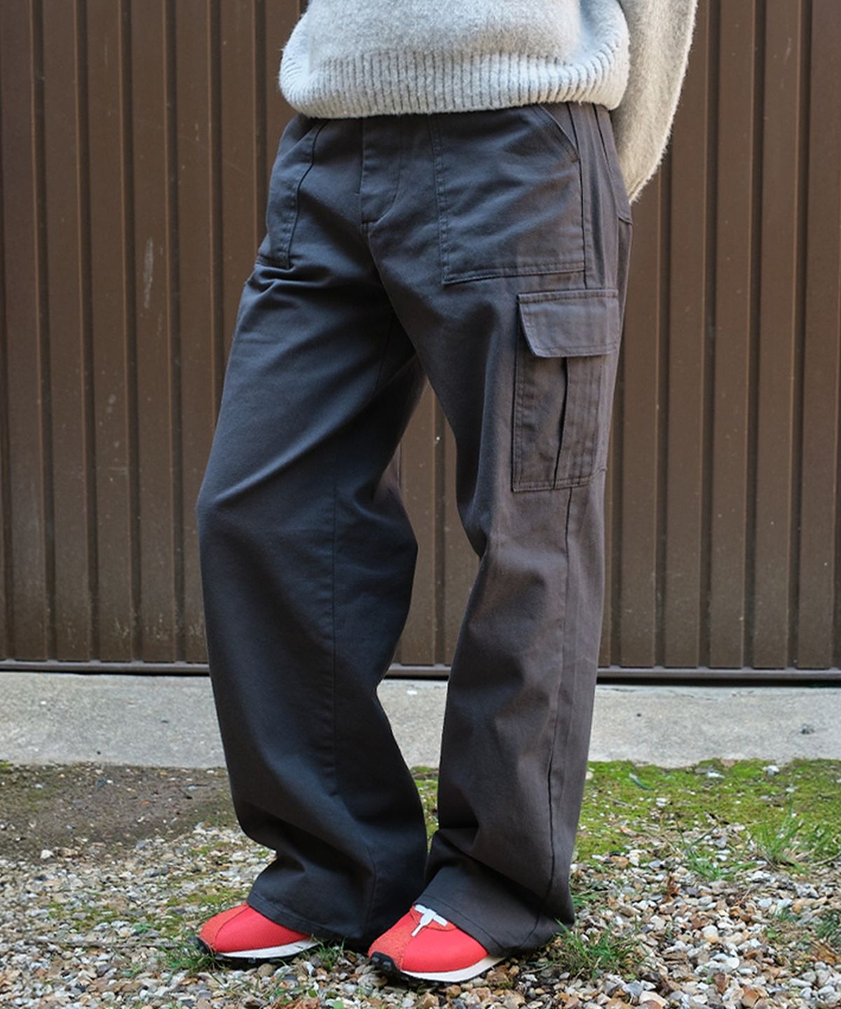 썸웨어버터(SOMEWHEREBUTTER) Jeep Wide Cargo Pants - Charcoal