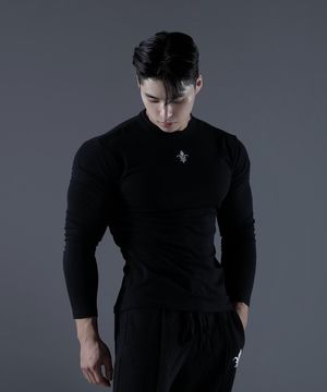 롱슬리브 머슬핏 로고 긴팔 티셔츠