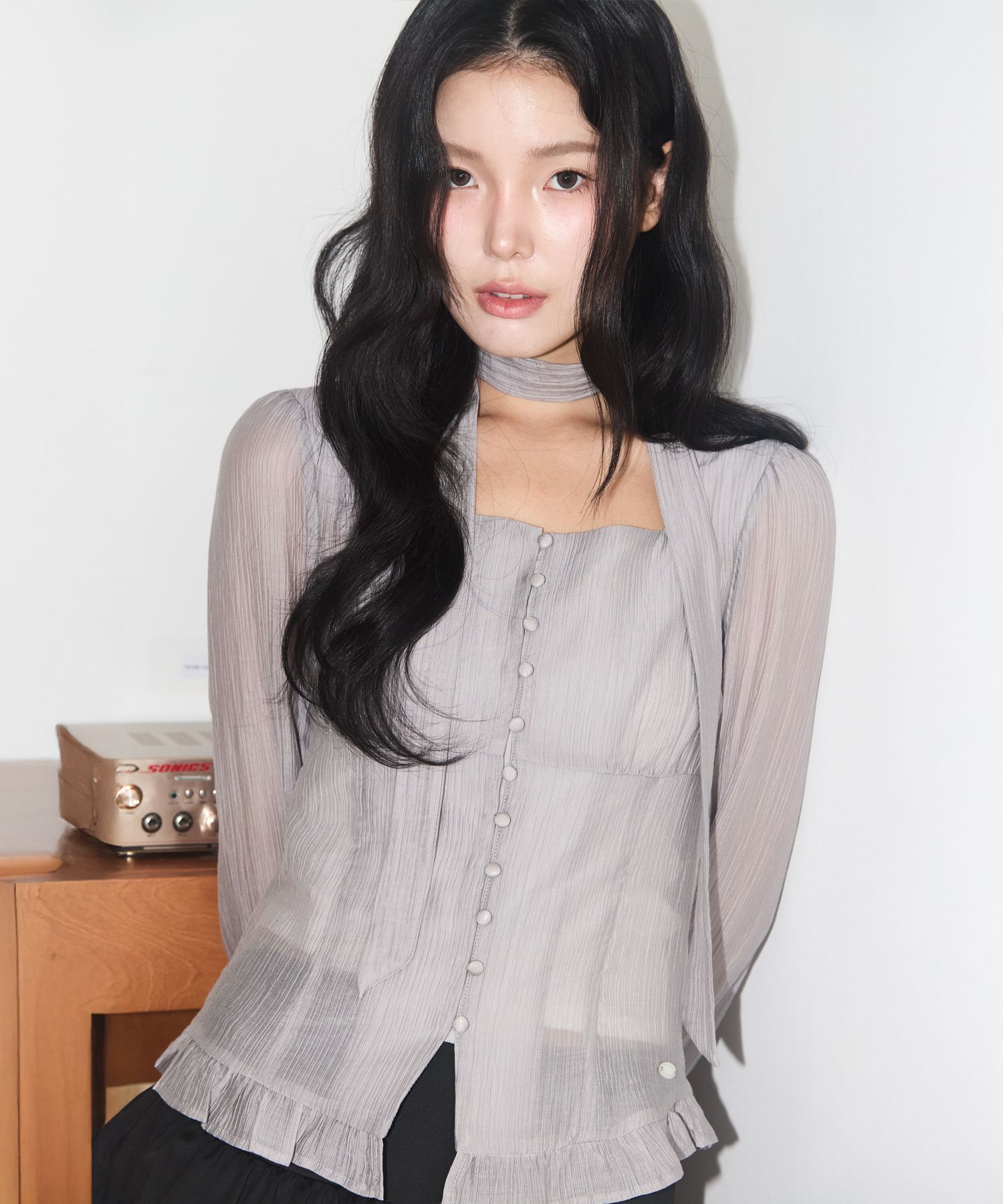 MUSINSA | ILLIGO Ribbon tie square neck long blouse in gray