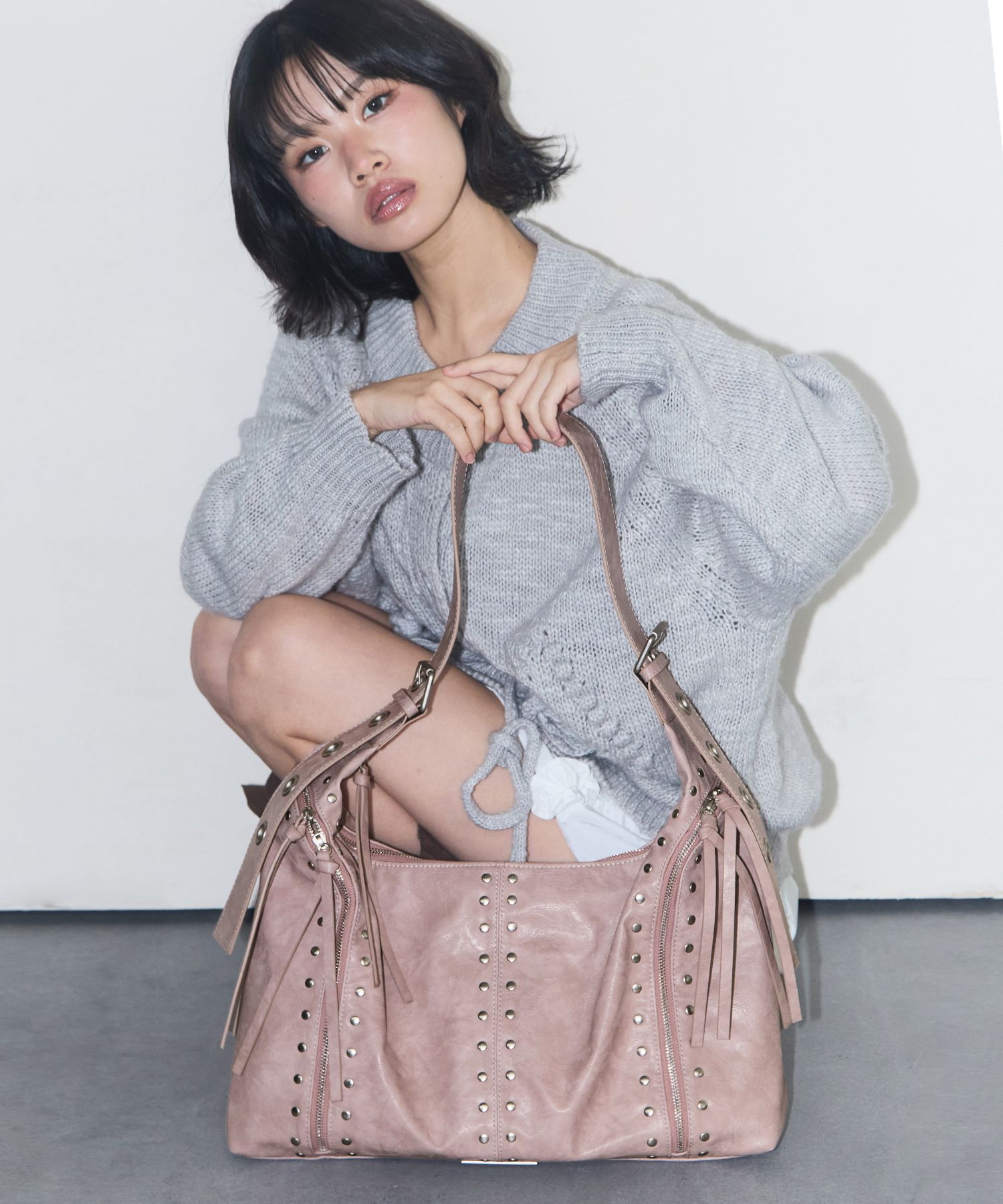 ilgop  MUSINSA公式 | ILLIGO リーフアイレットビッグショルダーバッグピンク