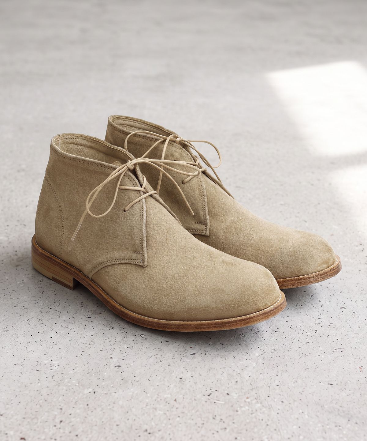 피렌체 아뜨리에(FIRENZE ATELIER) [홍창] 앵클라인 솔리드 처커부츠 2700 [ASH BEIGE SUEDE]