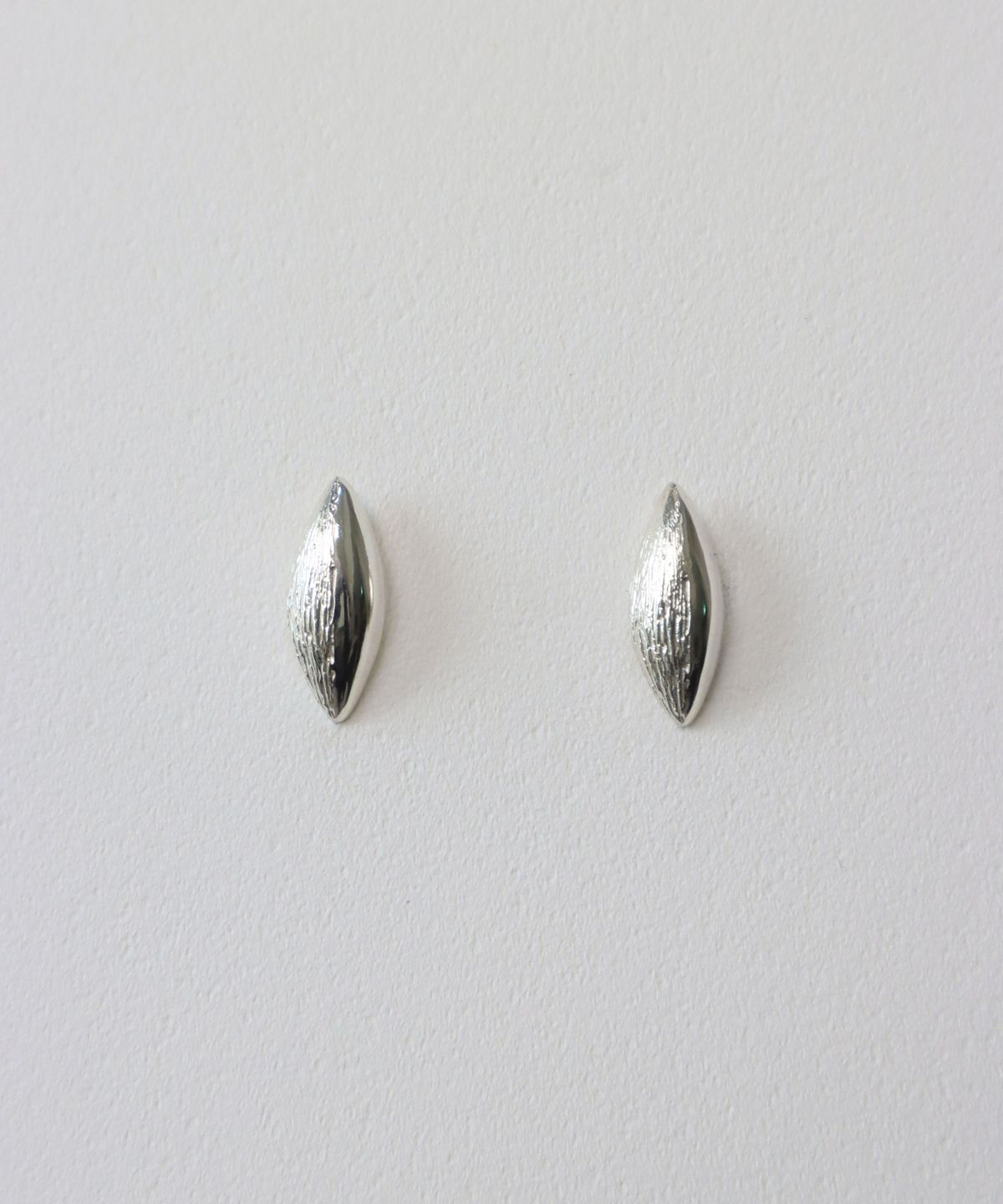 뷰린(BURIN) 유영 Half flow Earrings