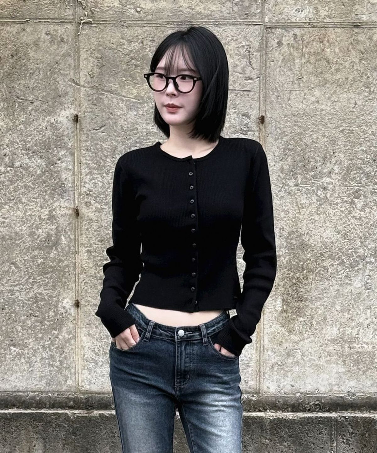 후아유(WHO.A.U) Ribbed Button Cardigan / WHCKG4822F