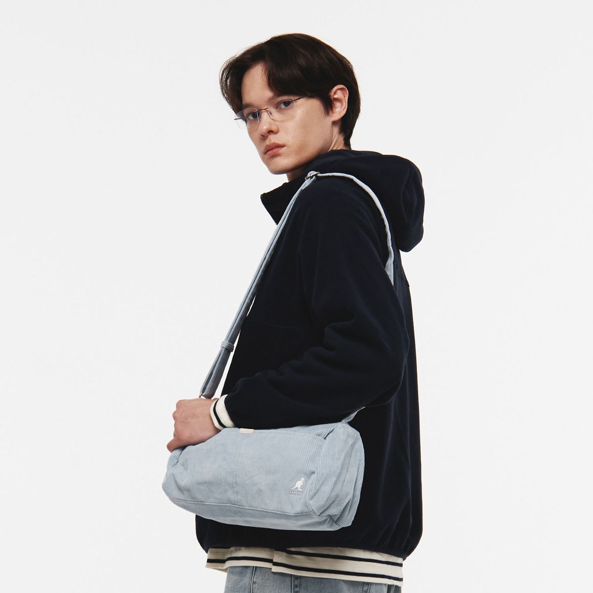 캉골(KANGOL) 코듀로이 크로스백 3360 라이트블루