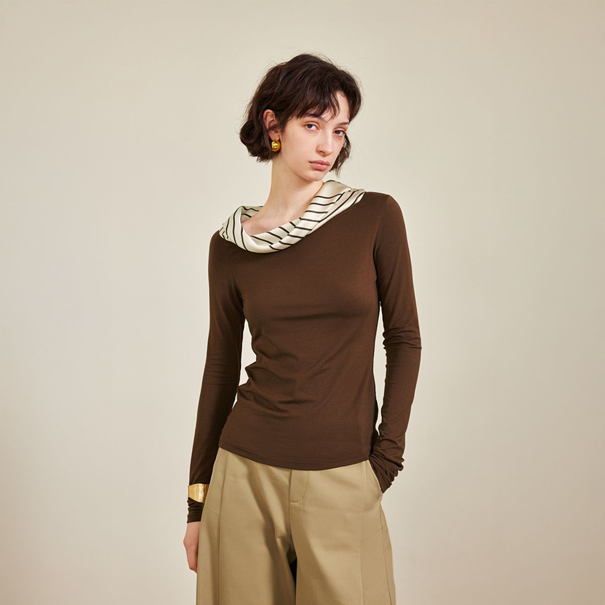 와이와이아이엠(YYIAM) YY_Panelled collar sleeved top_2color