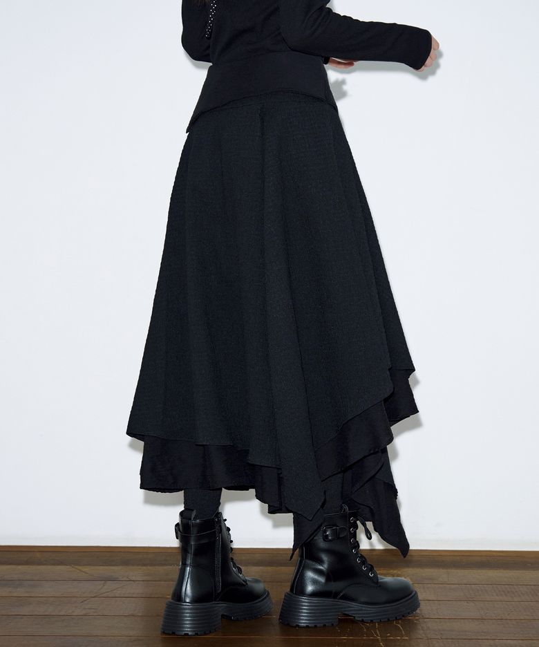 크리즈 레이어드 언벨런스 롱 스커트 [블랙]