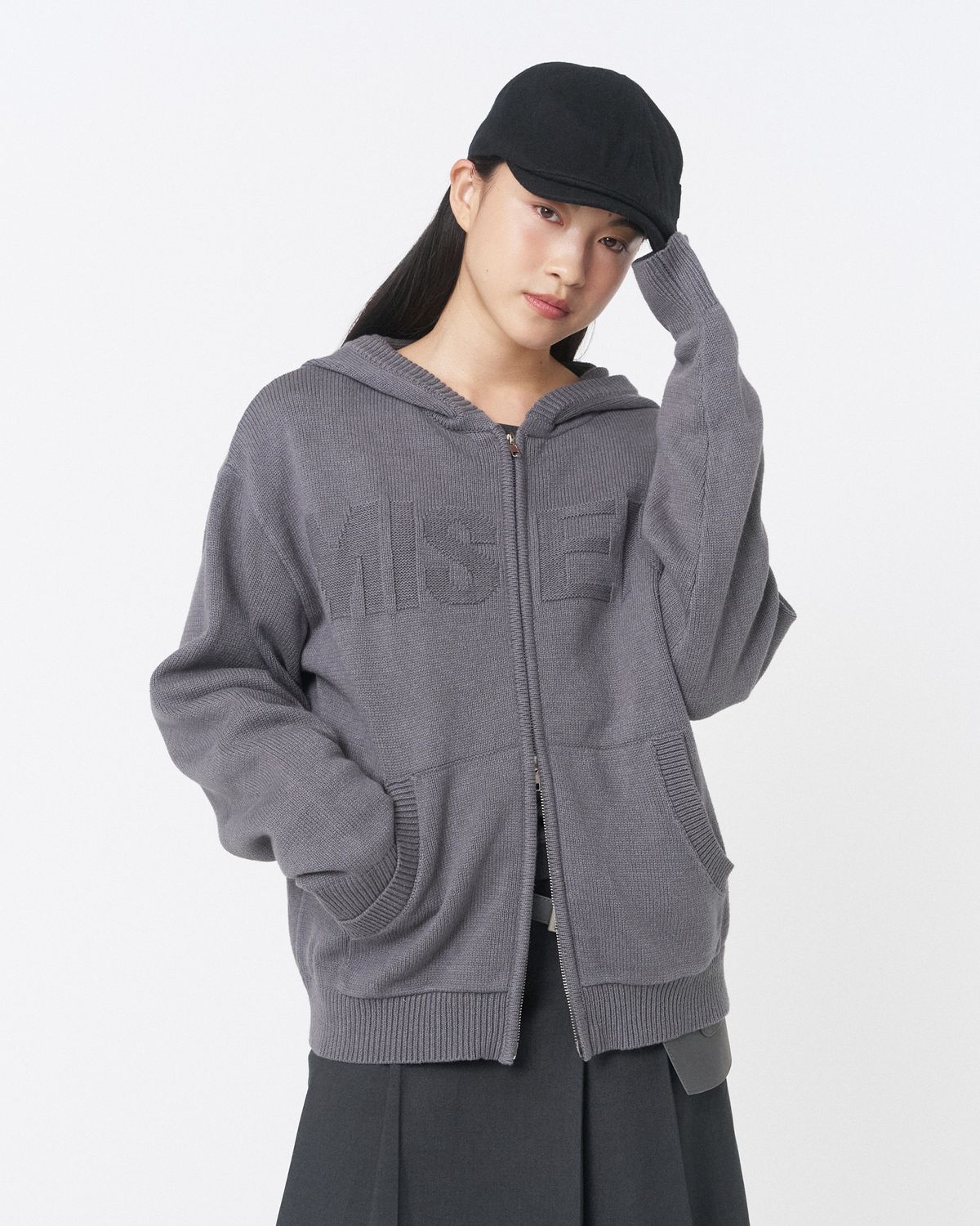 미세키서울(MISEKI SEOUL) Logo knit hoodie zip-up CHARCOAL