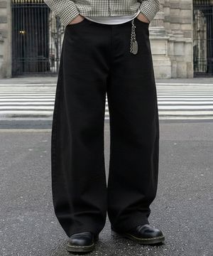 트위스트 커브드 코튼 팬츠[블랙]