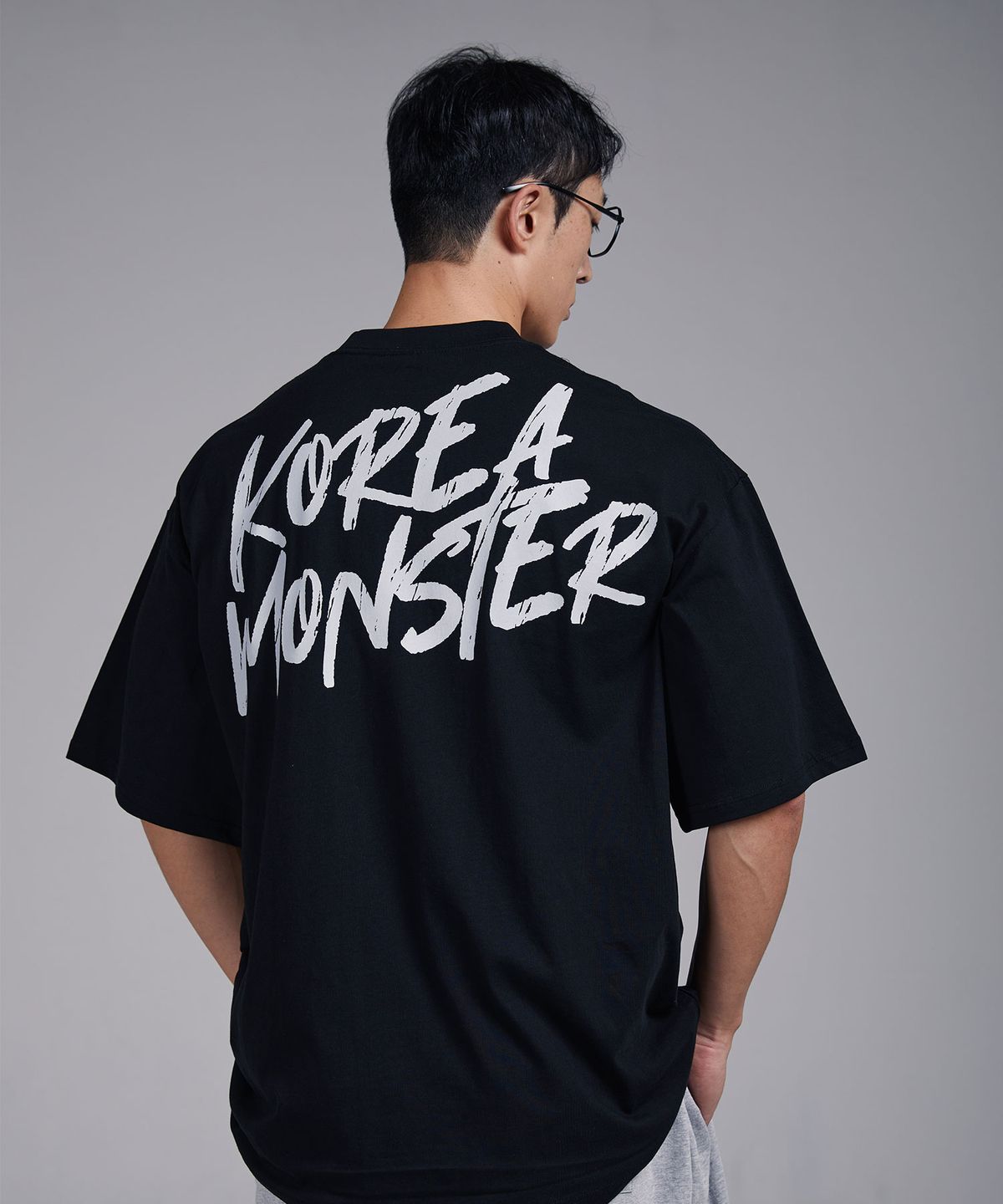 코리아몬스터(KOREAMONSTER) KM06 KOREAMONSTER 오버핏 반팔티 블랙