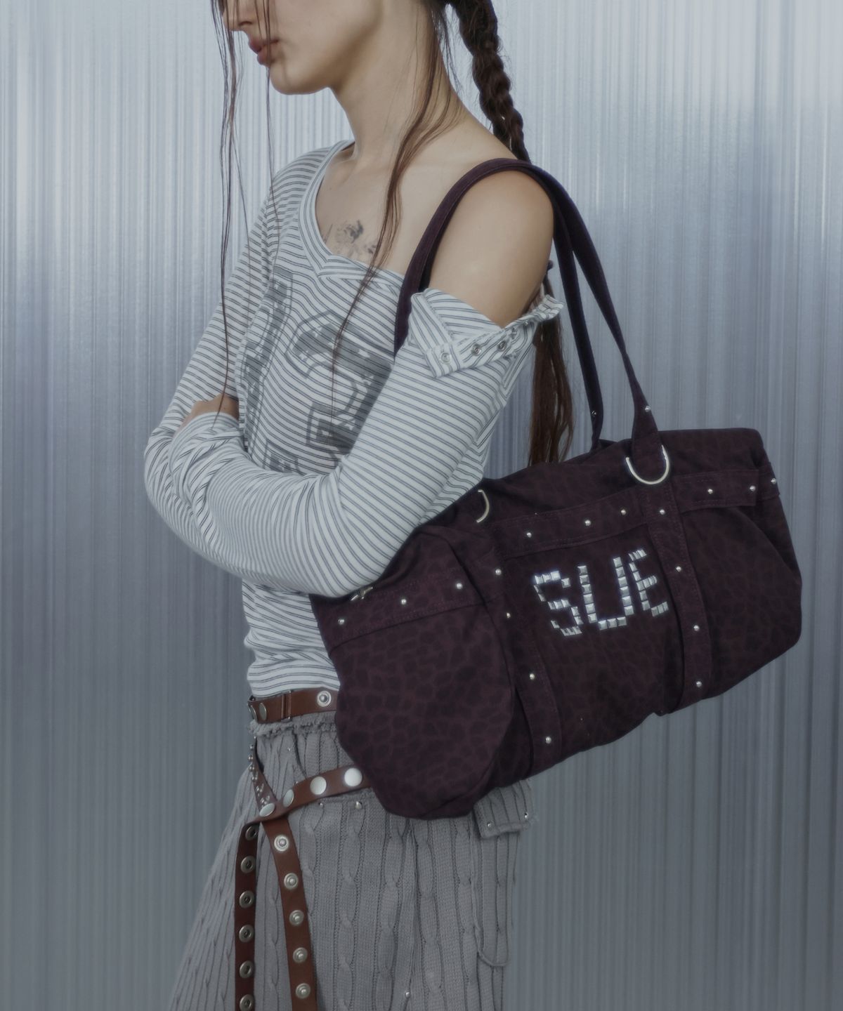 셋업이엑스이(SETUP-EXE) LEO STUDDED DUFFEL BAG / PURPLE