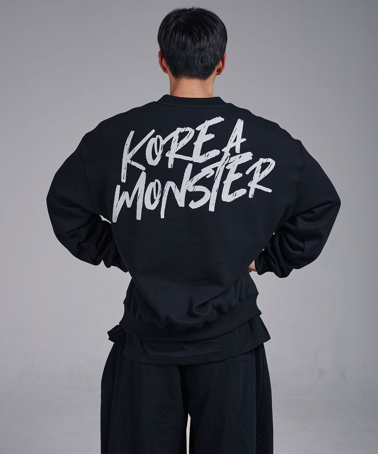KM06 KOREAMOSTER 오버핏 맨투맨 블랙