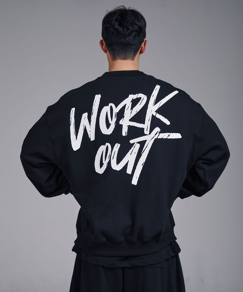 KM08 WORKOUT 오버핏 맨투맨 블랙