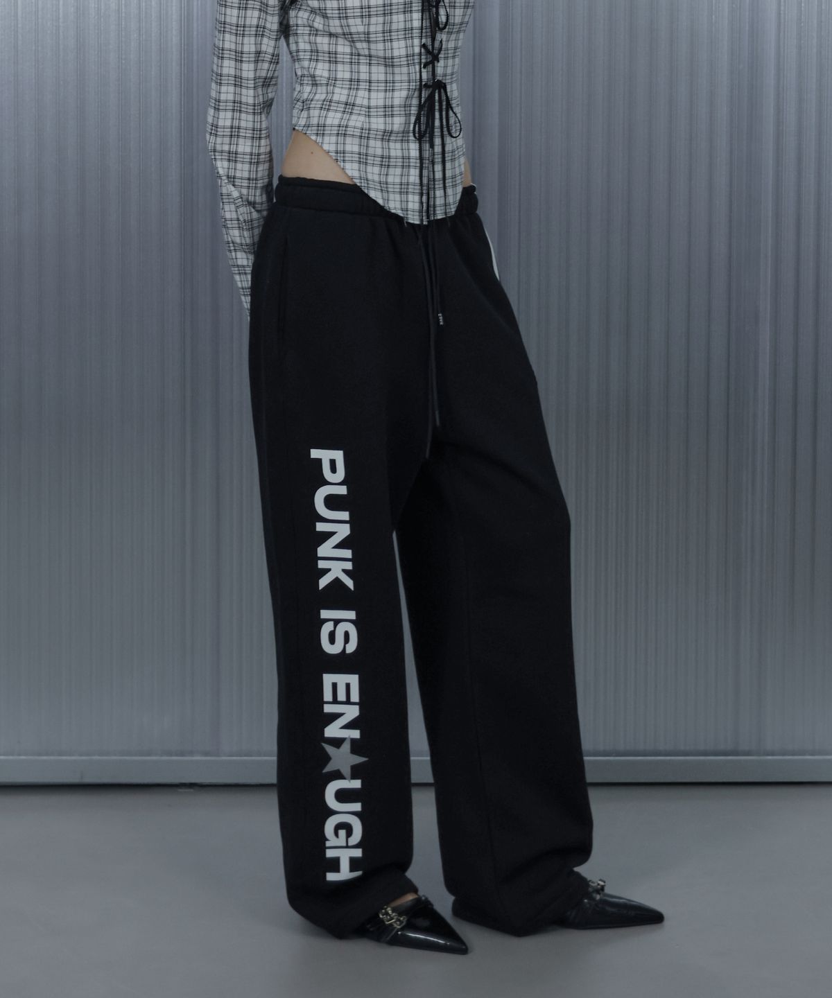 셋업이엑스이(SETUP-EXE) PUNK WAPPEN SWEATPANTS / BLACK