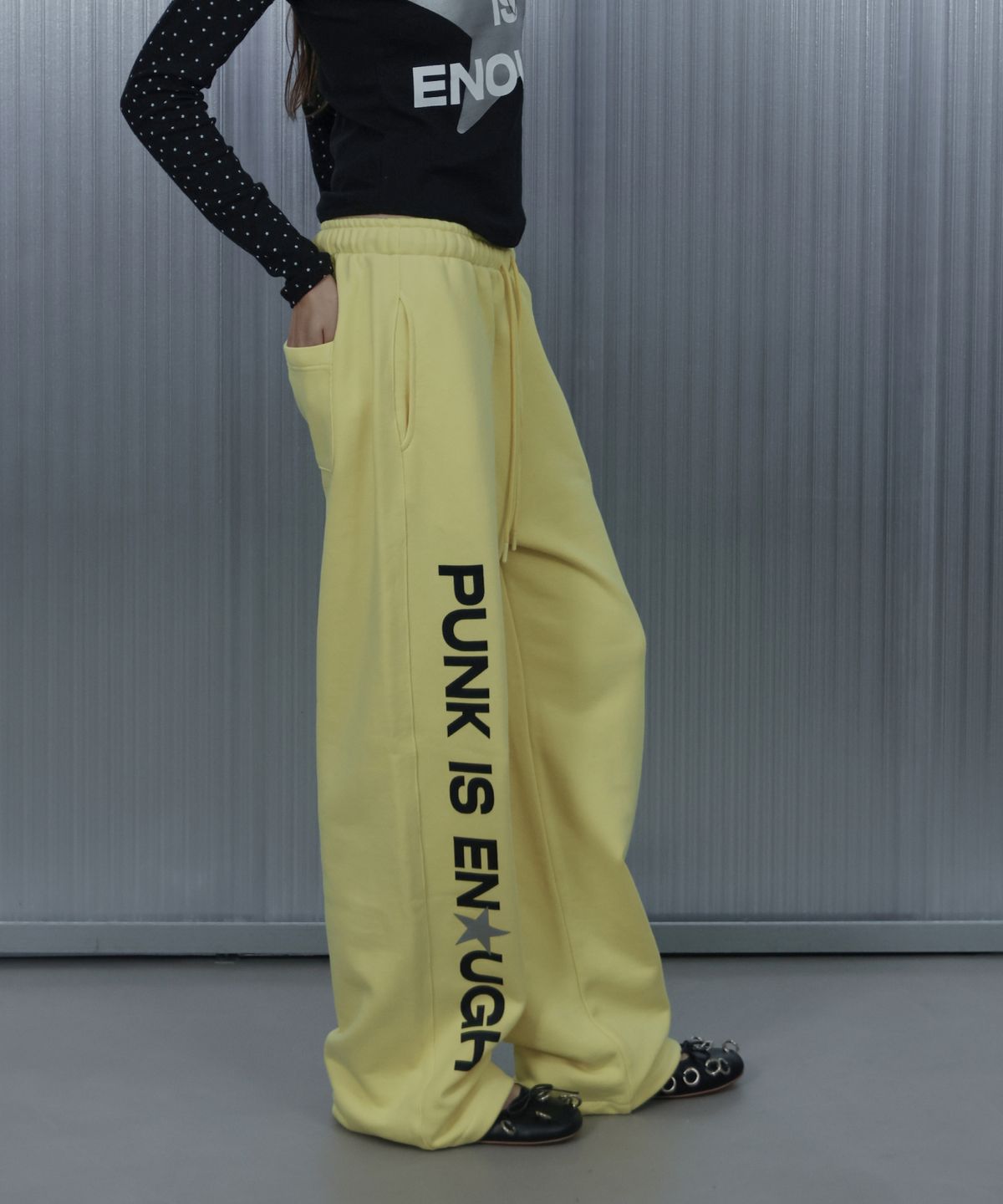 셋업이엑스이(SETUP-EXE) PUNK WAPPEN SWEATPANTS / YELLOW