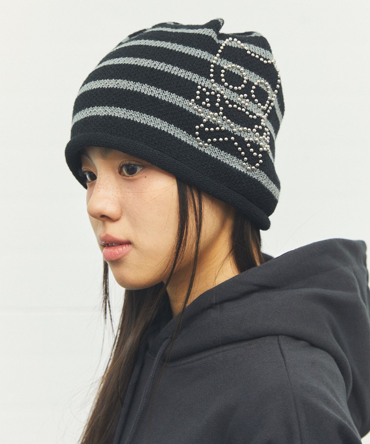 카비시(CAVISH) SKULL CAT STRIPED BEANIE BLACK(CV2FFUAB32A)