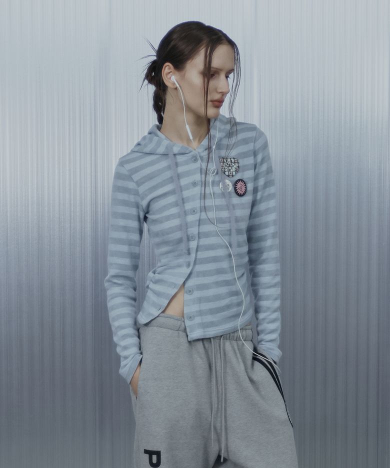 BADGE STRIPE HOODED CARDIGAN / BABY BLUE