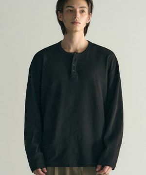 리브드 헨리넥 니트 티셔츠 [블랙]