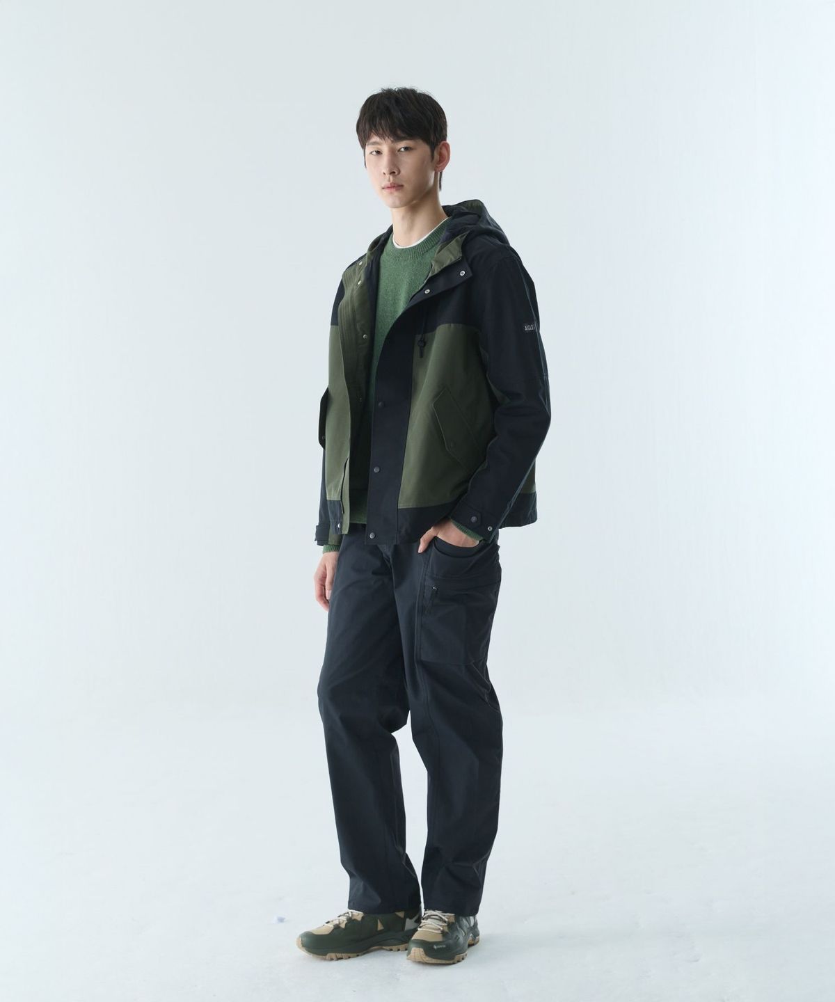 에이글(Aigle) 남성 MTD 컬러블록 숏 아노락 AIW25MOUT007NOI