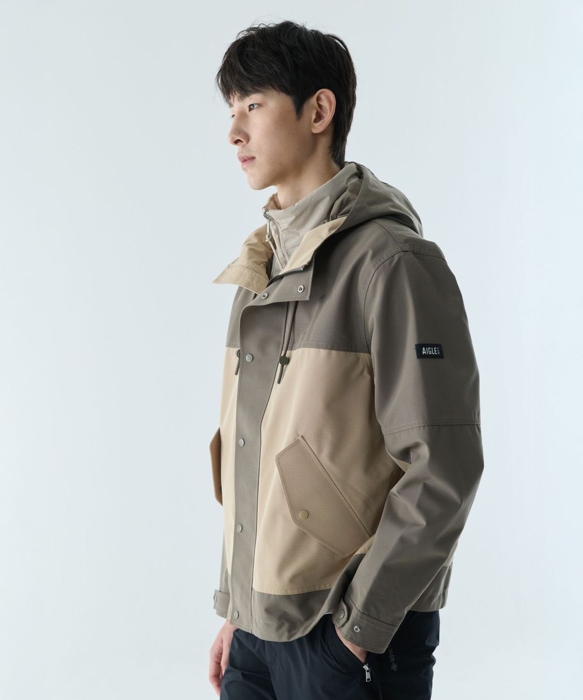 에이글(Aigle) 남성 MTD 컬러블록 숏 아노락 AIW25MOUT007ROC