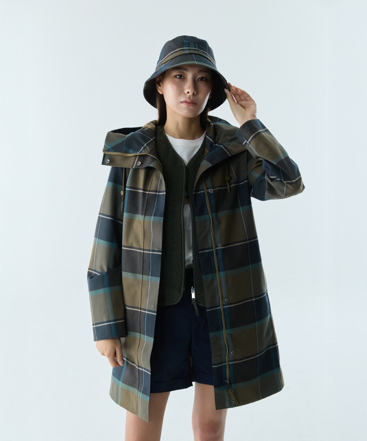 에이글(Aigle) 여성 롱 체크파카 MTD AIW25WOUT008TVC