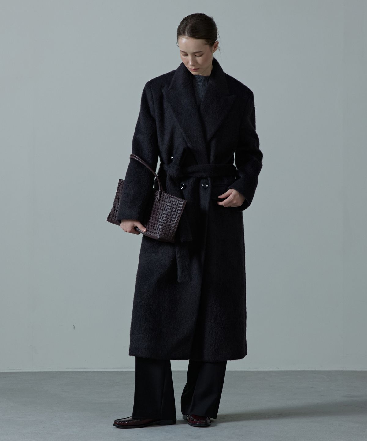 아흐레(AHRE) COVE Wool Hairy Tailored Double Belted Coat_BLACK