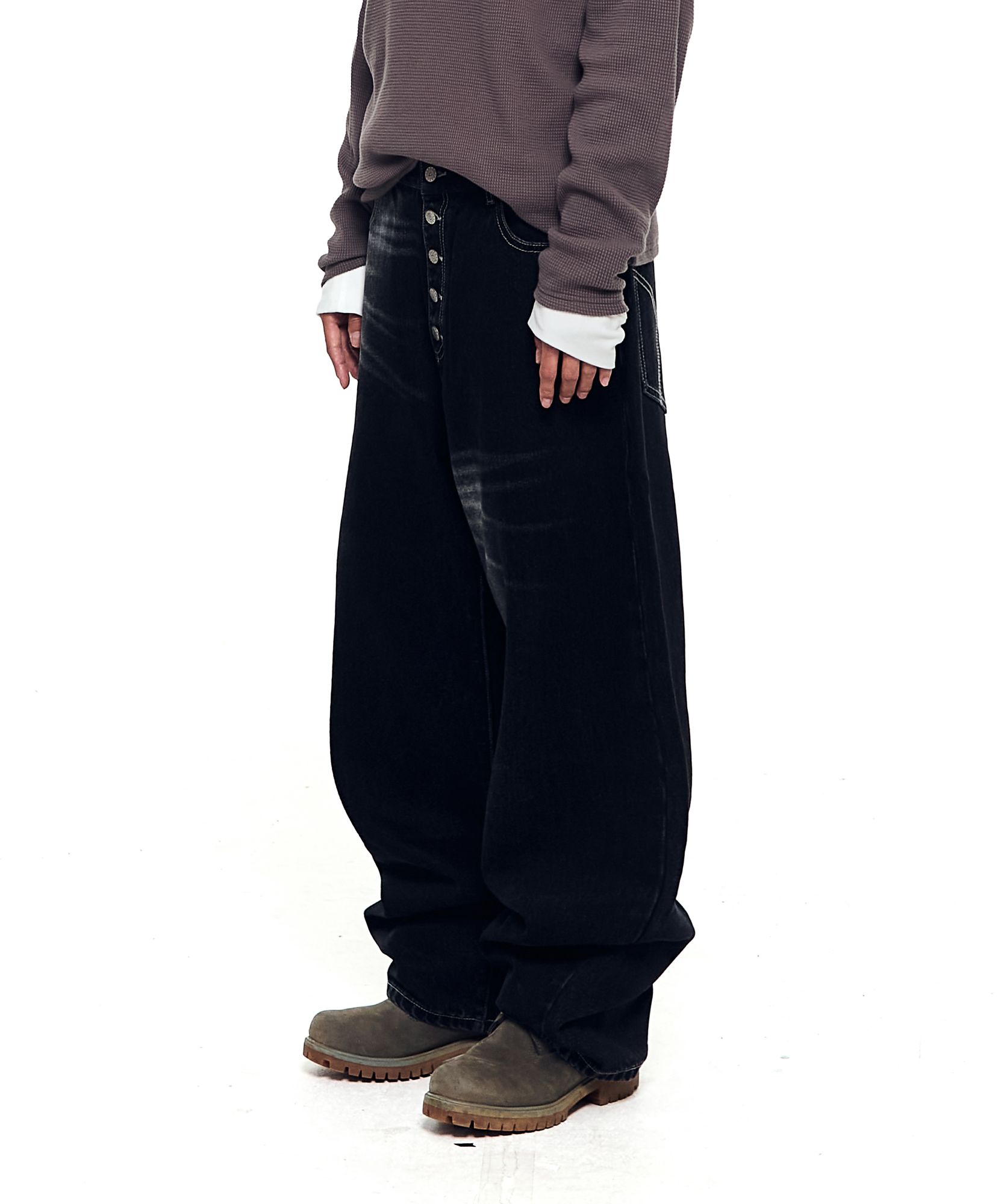 MUSINSA | AAKAM Side Washed Button Denim Pants (Black)