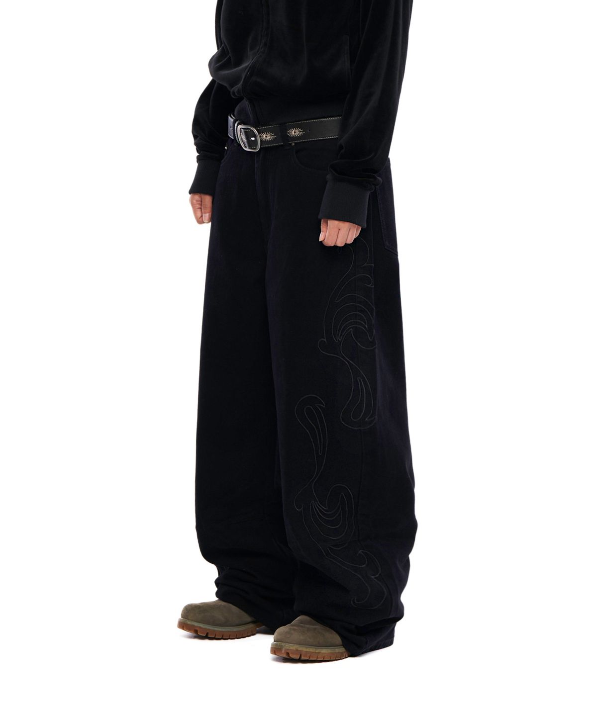 아캄(AAKAM) Needlework Wave Cotton Pants (Black)