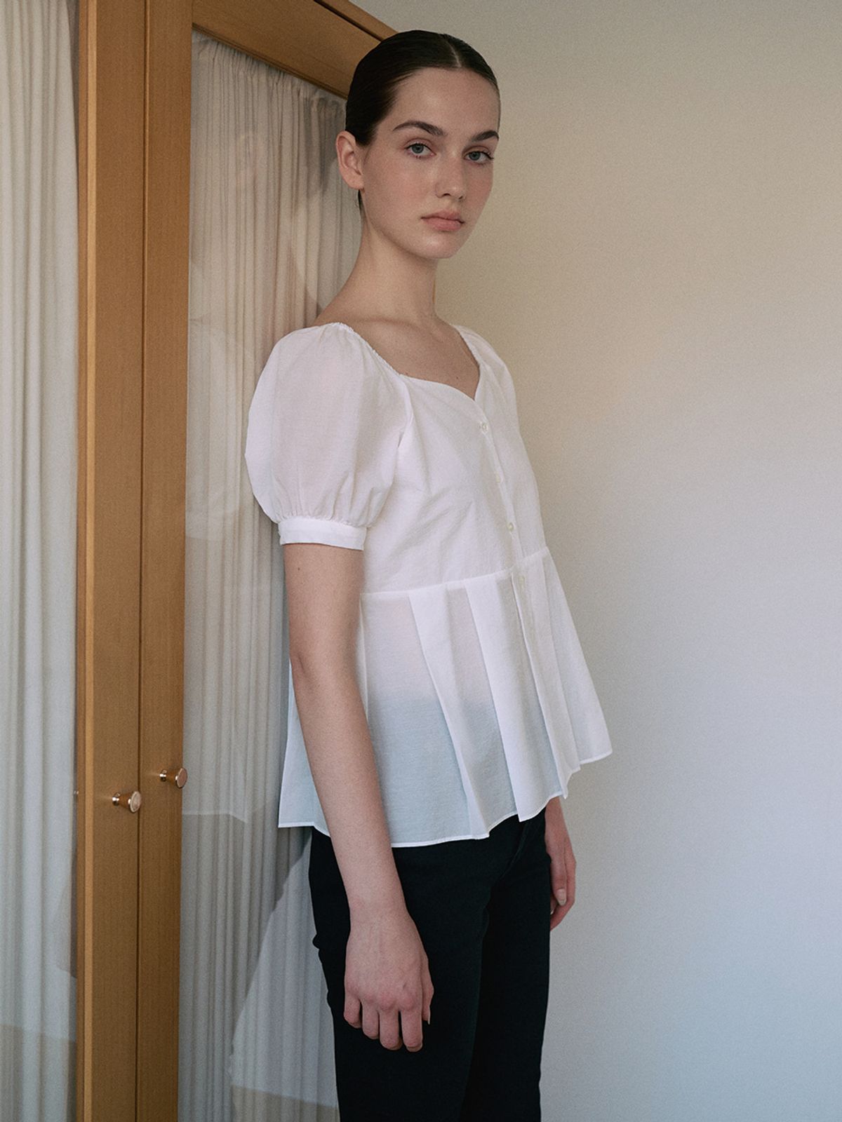 안젤로비안코(ANGELO BIANCO) Modest Puff Blouse
