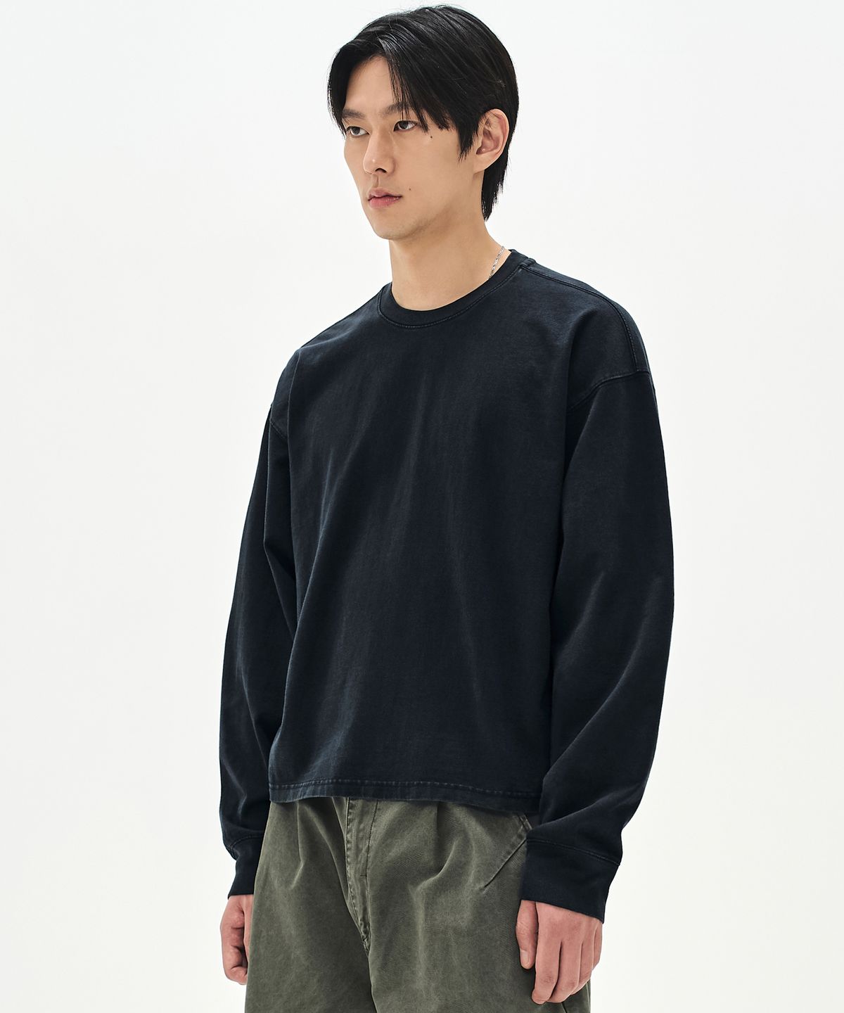 소버먼트(SOVERMENT) 460G 크롭 피그먼트 롱슬리브-워시드 블랙-