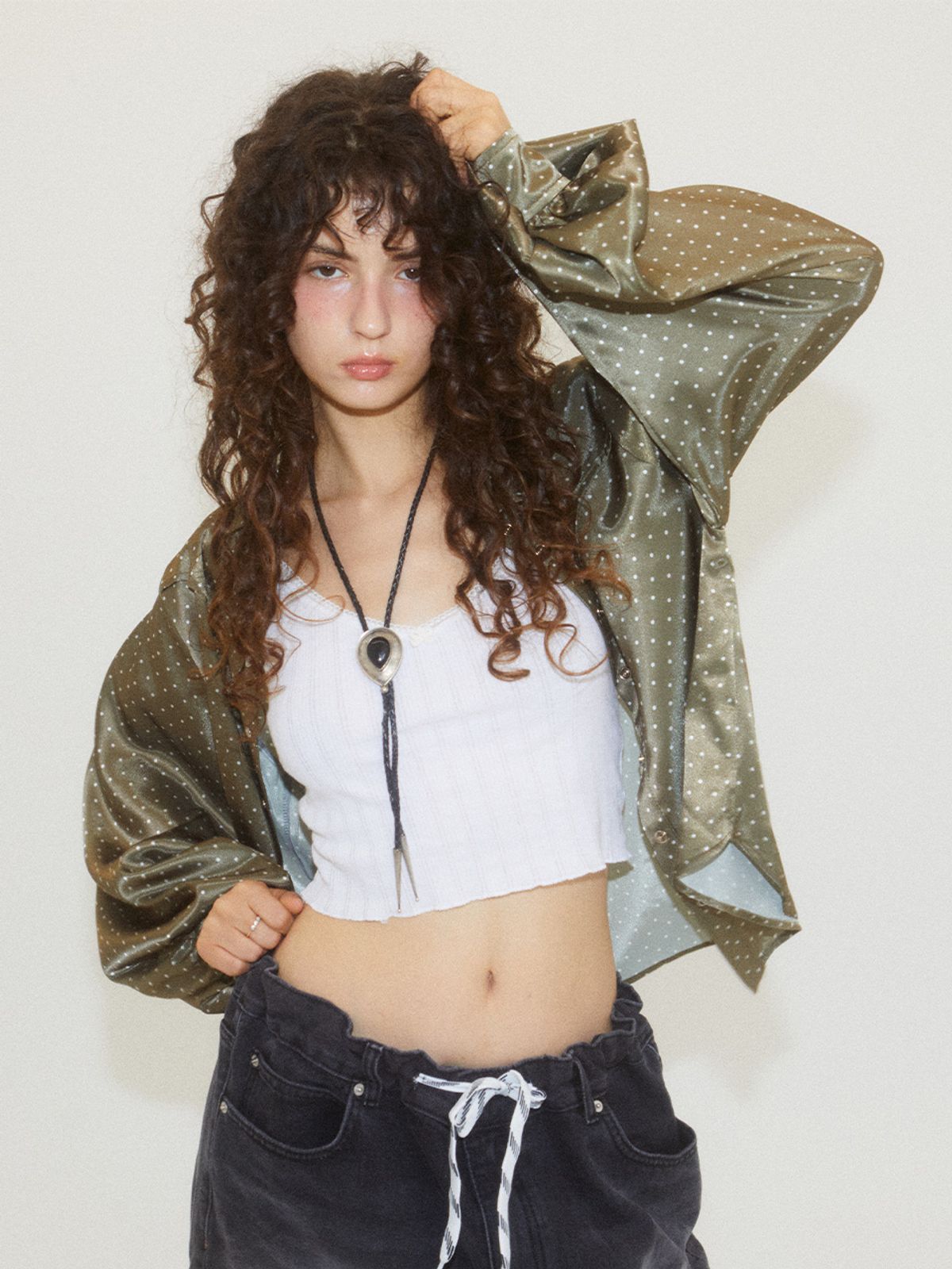 에즈이프 캘리(ASIF CALIE) SATIN RODEO POLKA BLOUSE KHAKI