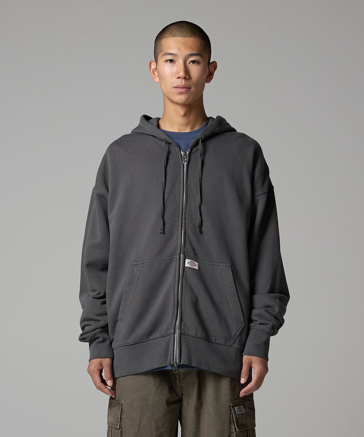 디키즈(DICKIES) 가먼트 다이드 베이직 후드 집업 Charcoal