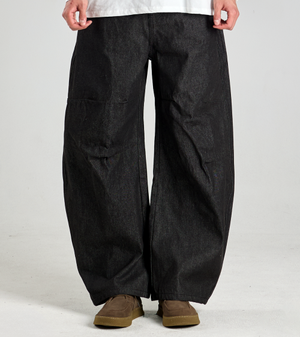 볼륨 커브드 와이드 슬릿 데님 팬츠 (블랙)