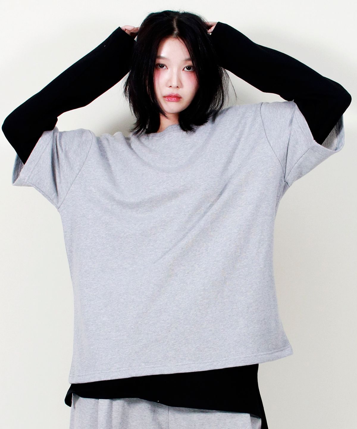 드마크(DEMARC) LAYERED SLEEVE BOXY FIT CREW NECK T-SHIRT GREY