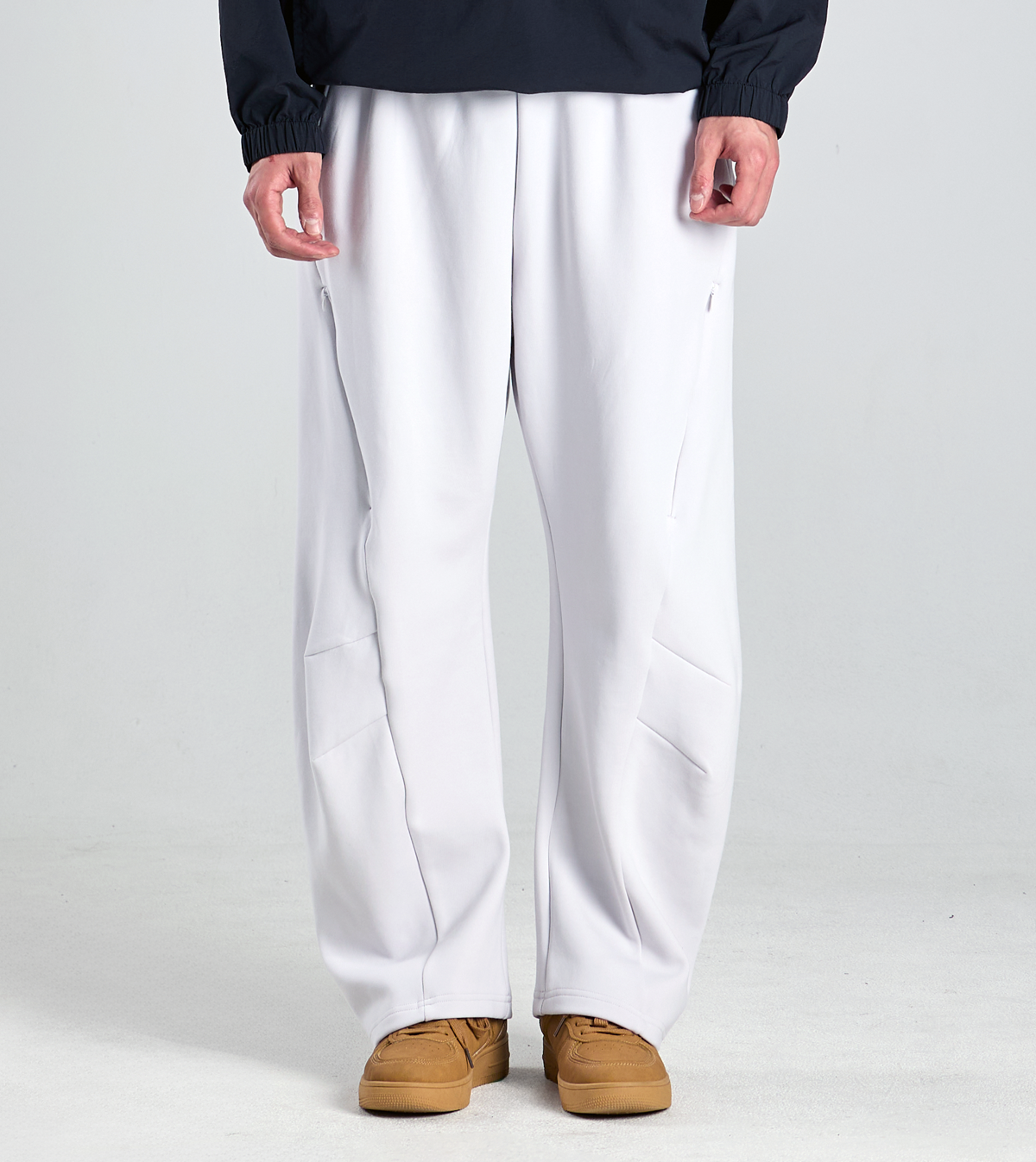 버튼서울(BUTTON SEOUL) 라이크라(LYCRA) 커브드 밴딩팬츠 (화이트)