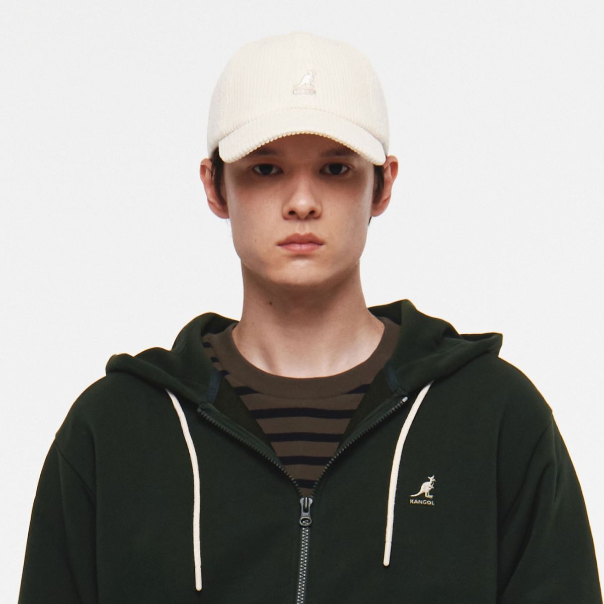 캉골(KANGOL) 뉴 코드 베이스볼 4484 오프화이트