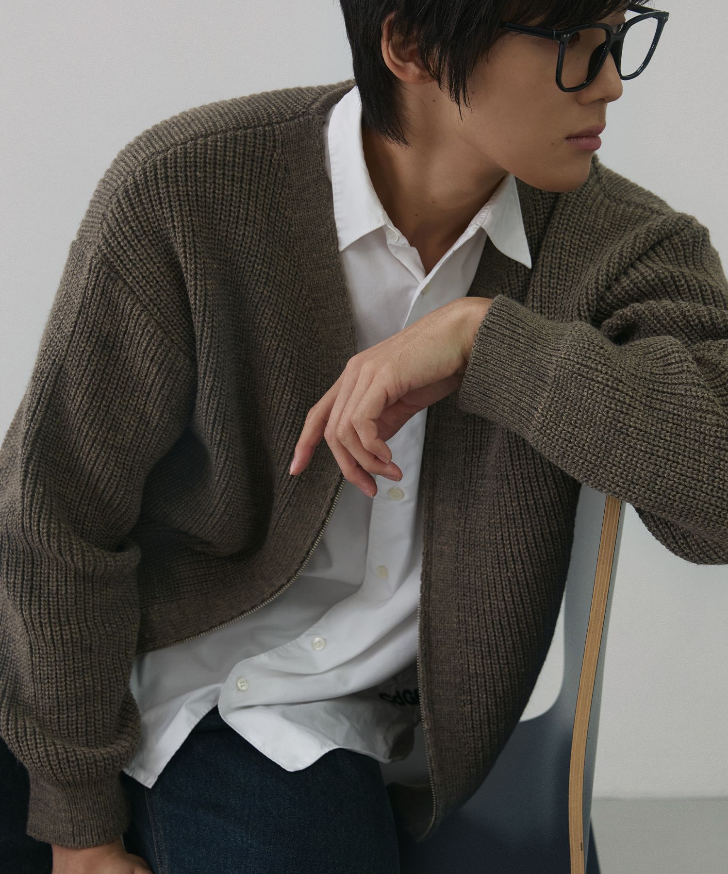 MUSINSA公式 | NODU エッセンシャルVネックニットジップアップ 