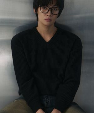 브이넥 와플 에센셜 니트 [블랙]